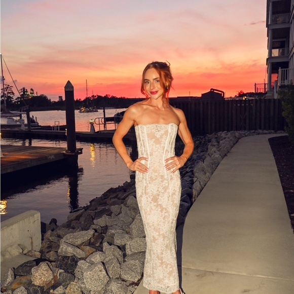 V. Chapman Cream Lace Midi Dress - Picture 15 of 16